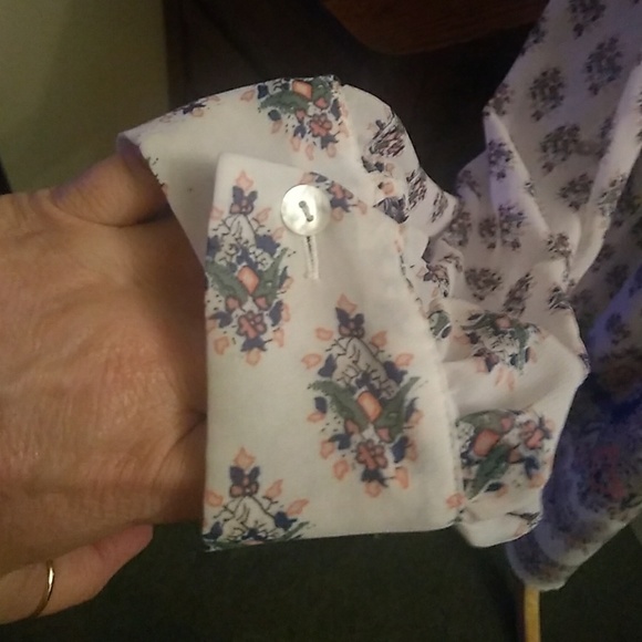 🌼🌼🌼🌼🌼 SOLD PLUS women's top - Picture 6 of 7